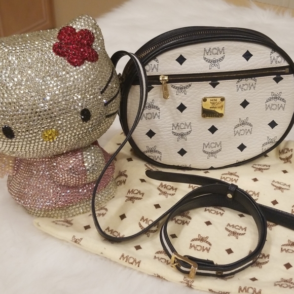 💖HOST PICK💖 Vintage MCM Crossbody Handbag - Picture 1 of 8